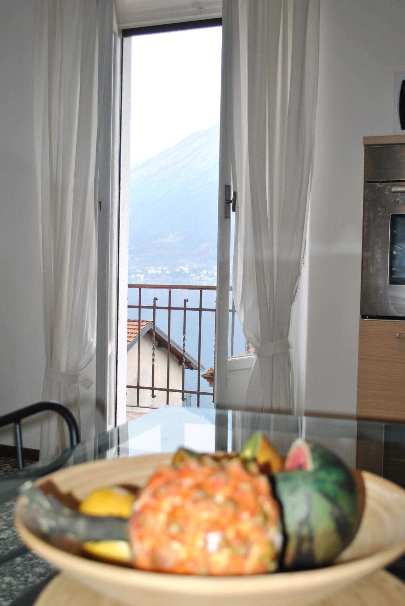 The Romantic Village House - Apartments With Lake View Colonno Екстер'єр фото