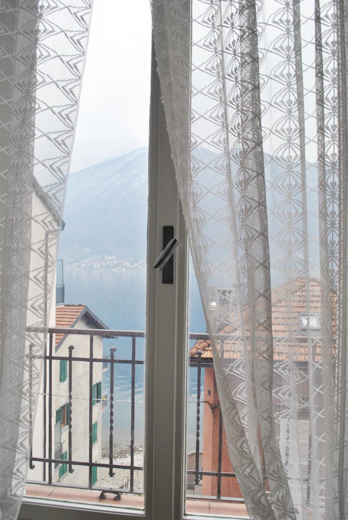 The Romantic Village House - Apartments With Lake View Colonno Екстер'єр фото