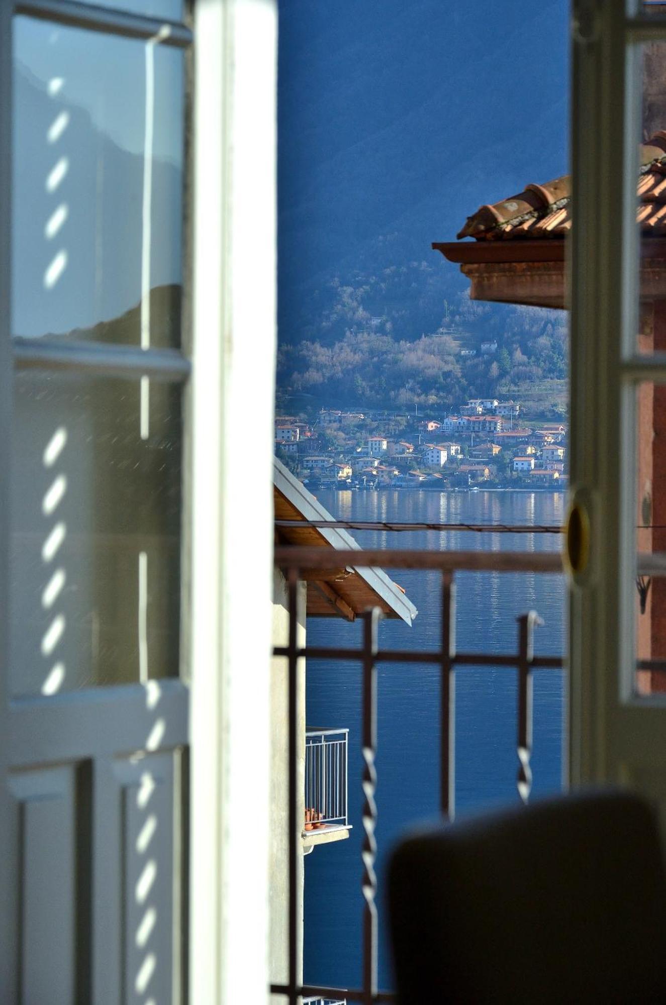 The Romantic Village House - Apartments With Lake View Colonno Екстер'єр фото