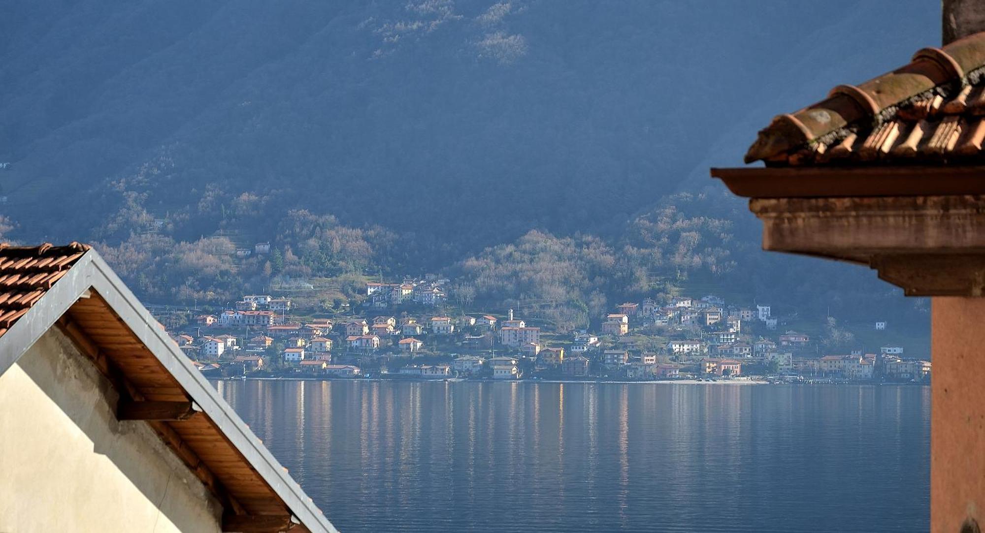 The Romantic Village House - Apartments With Lake View Colonno Екстер'єр фото