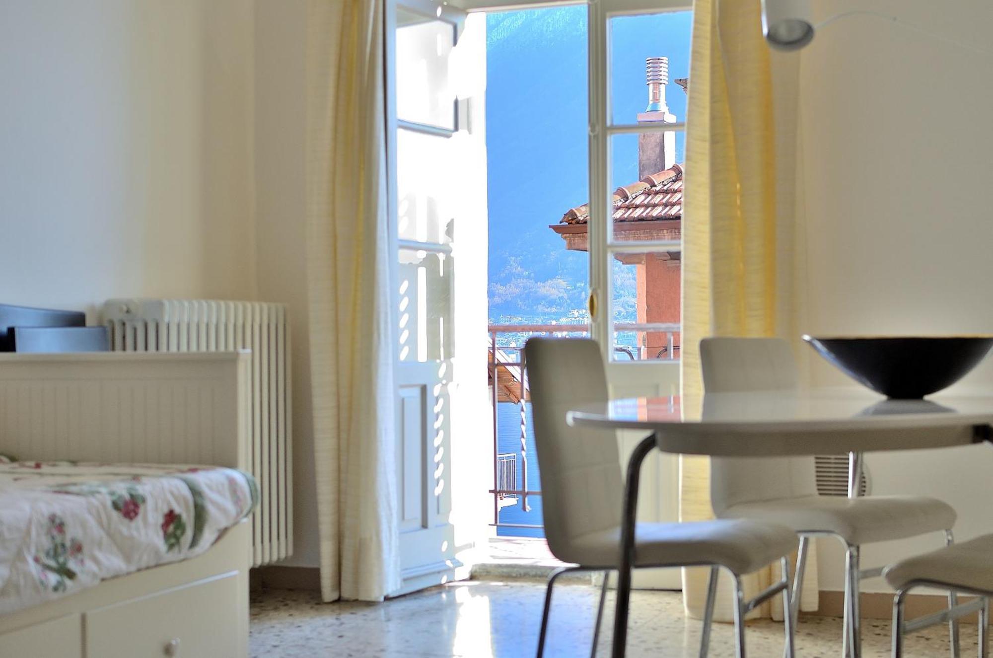 The Romantic Village House - Apartments With Lake View Colonno Екстер'єр фото